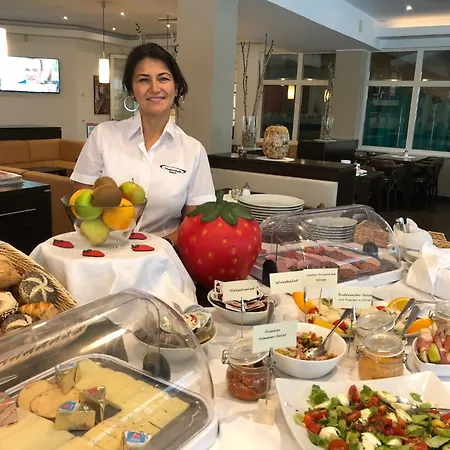 Havellandhalle - Hotel, Sport Und Wellness Отель 4*